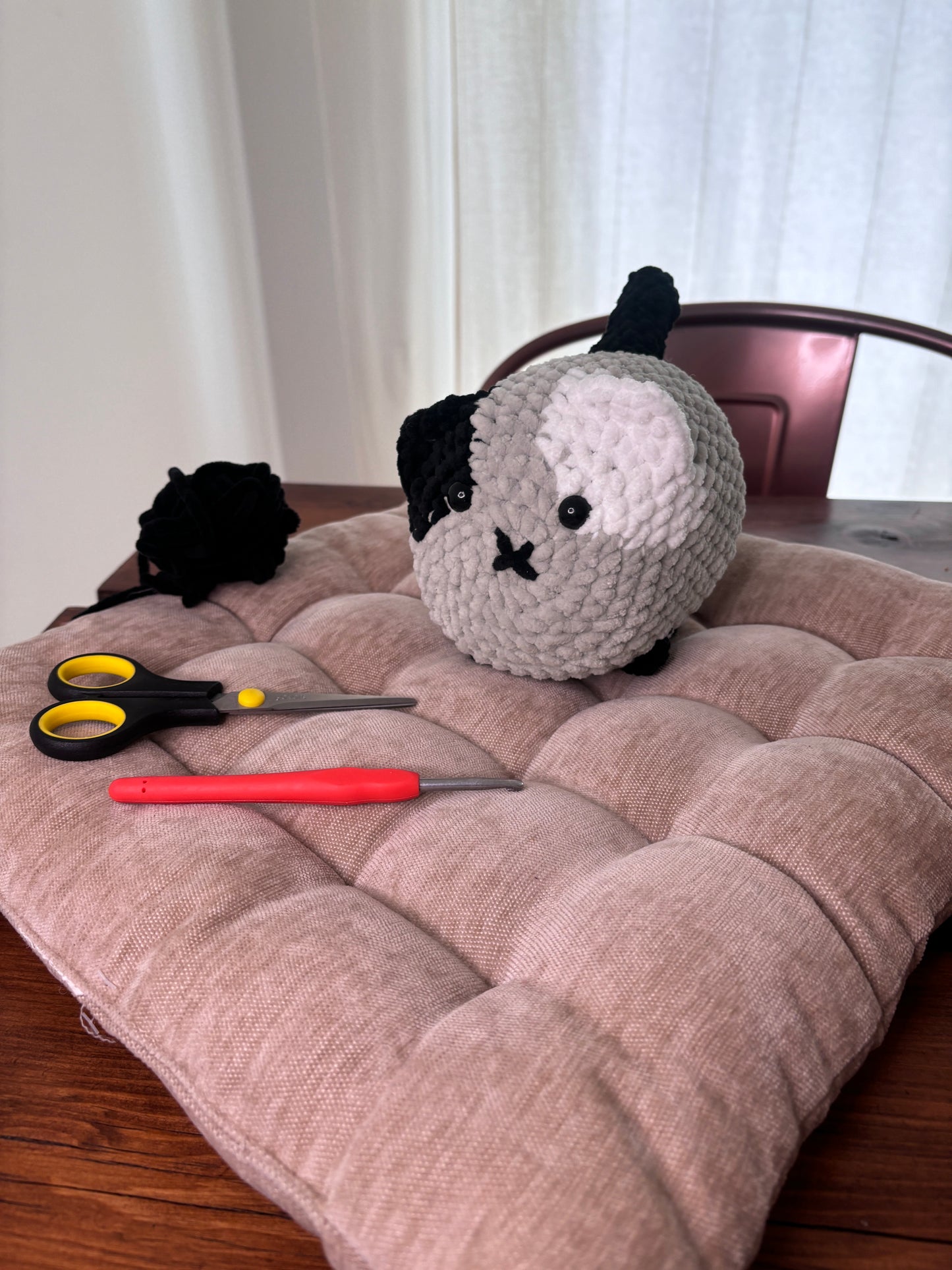 No Sew Loaf Cat Crochet Pattern – Adorable Beginner Plushie (PDF Download)