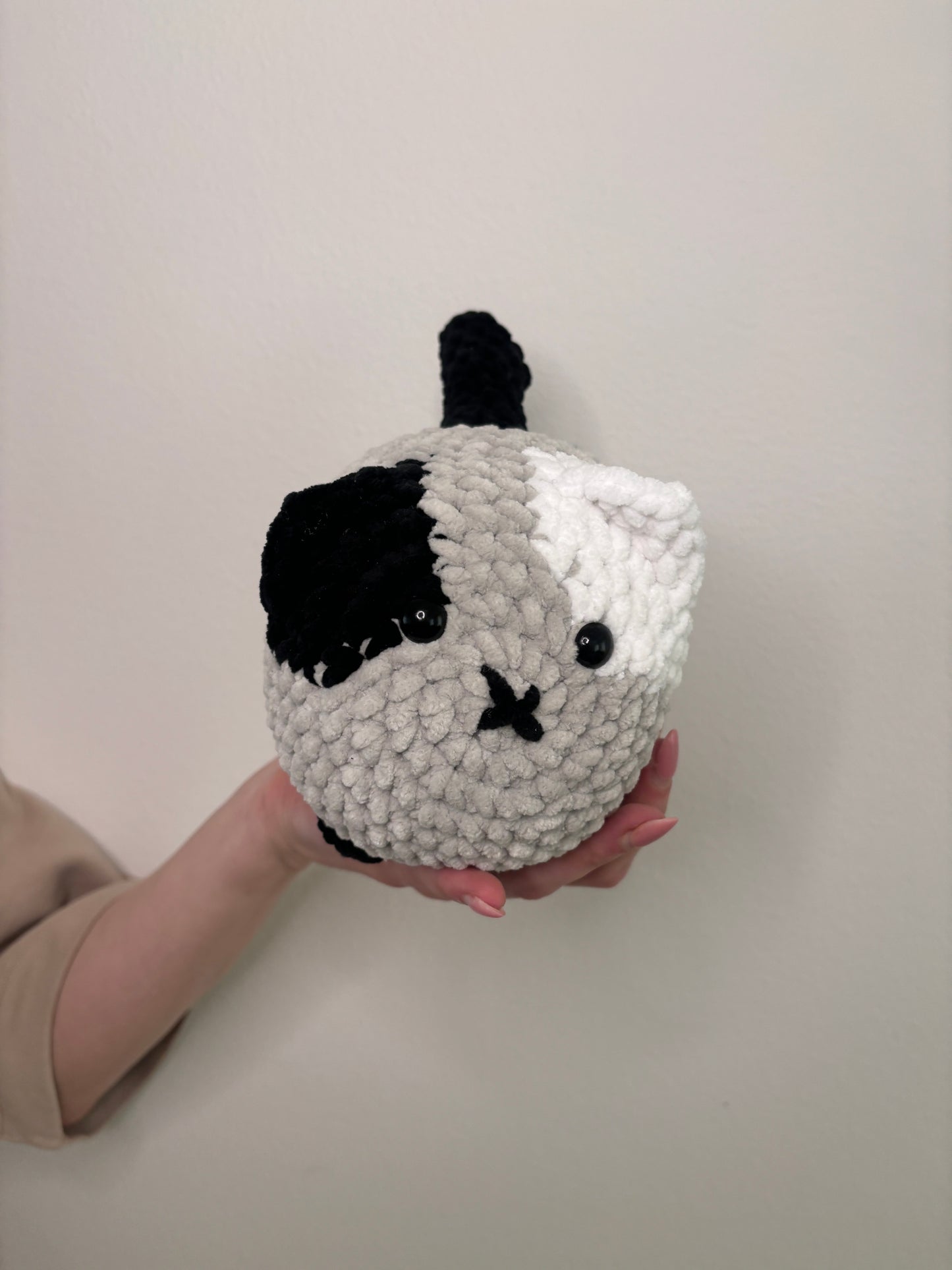 No Sew Loaf Cat Crochet Pattern – Adorable Beginner Plushie (PDF Download)