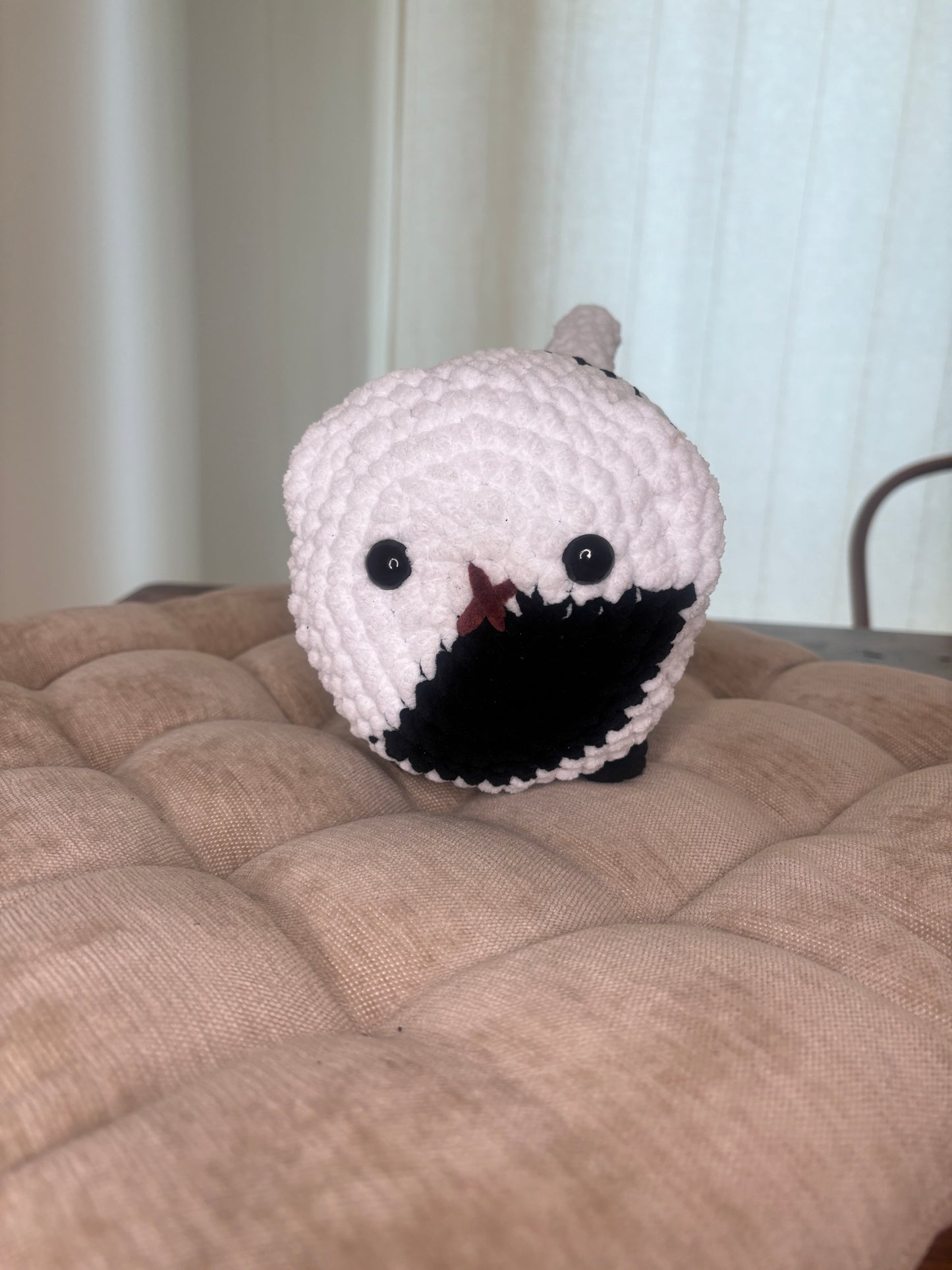 Loaf Cat Crochet Pattern – Black & White (No Sew)