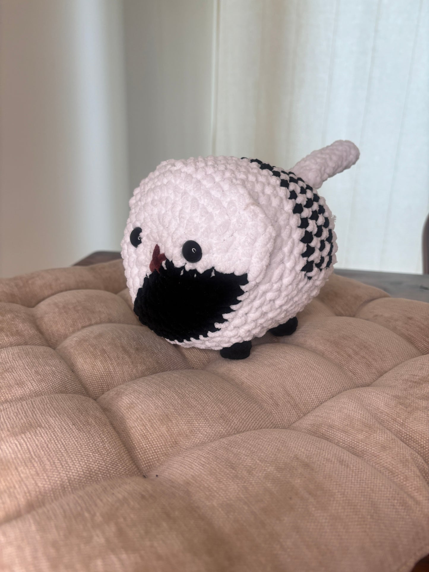 Loaf Cat Crochet Pattern – Black & White (No Sew)