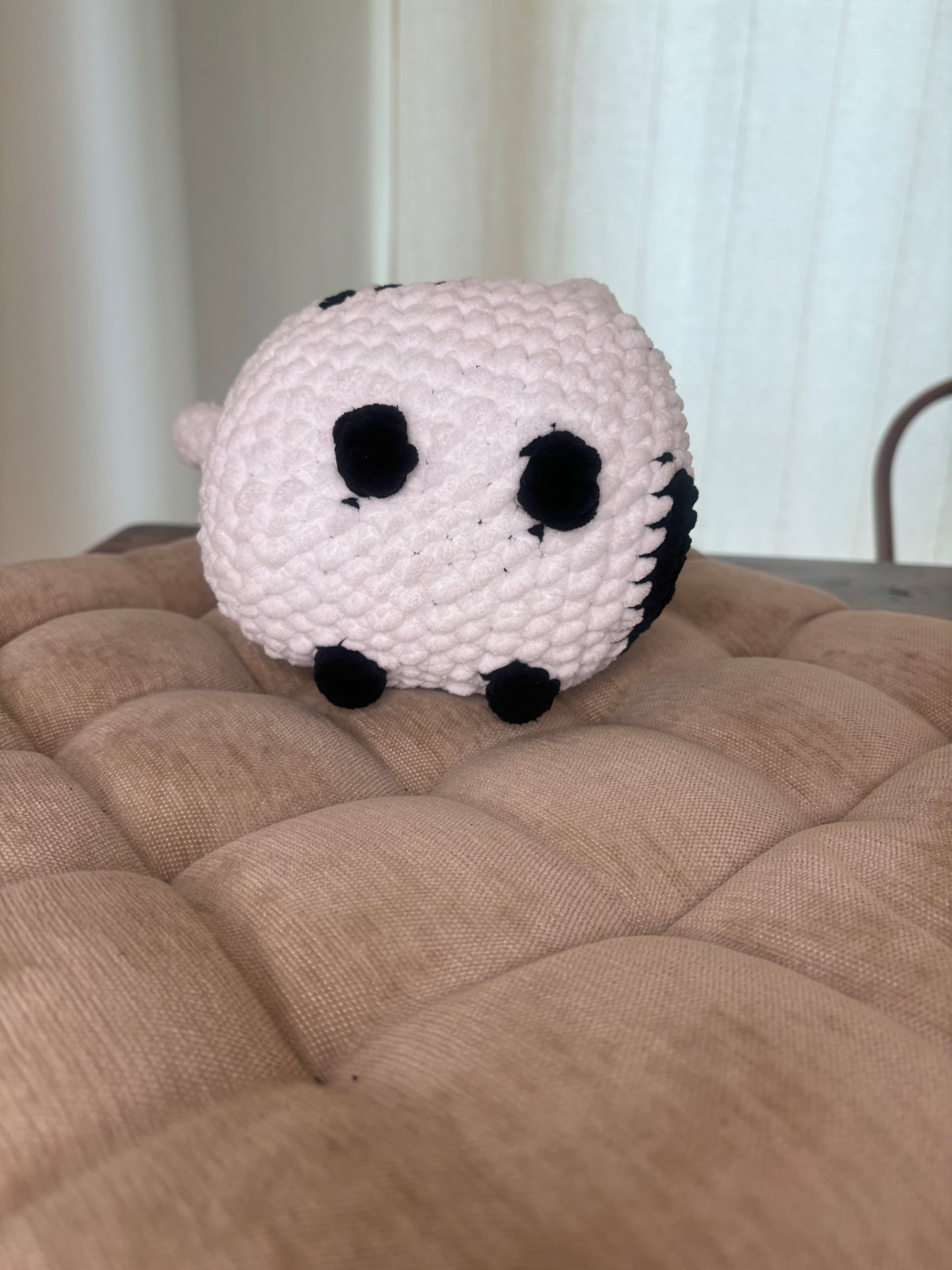 Loaf Cat Crochet Pattern – Black & White (No Sew)