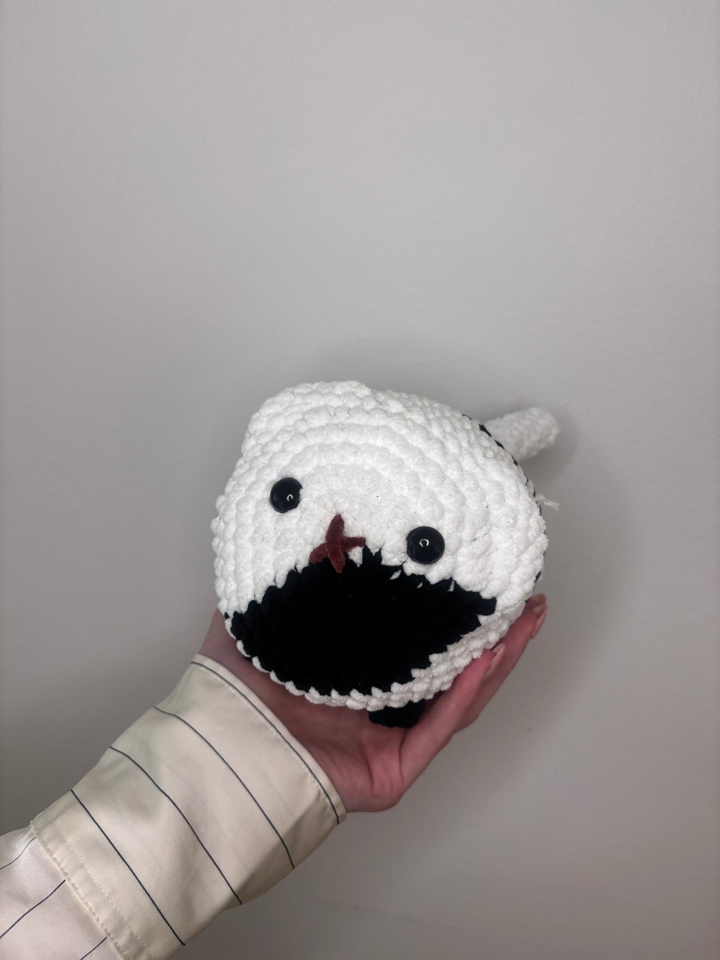 Loaf Cat Crochet Pattern – Black & White (No Sew)