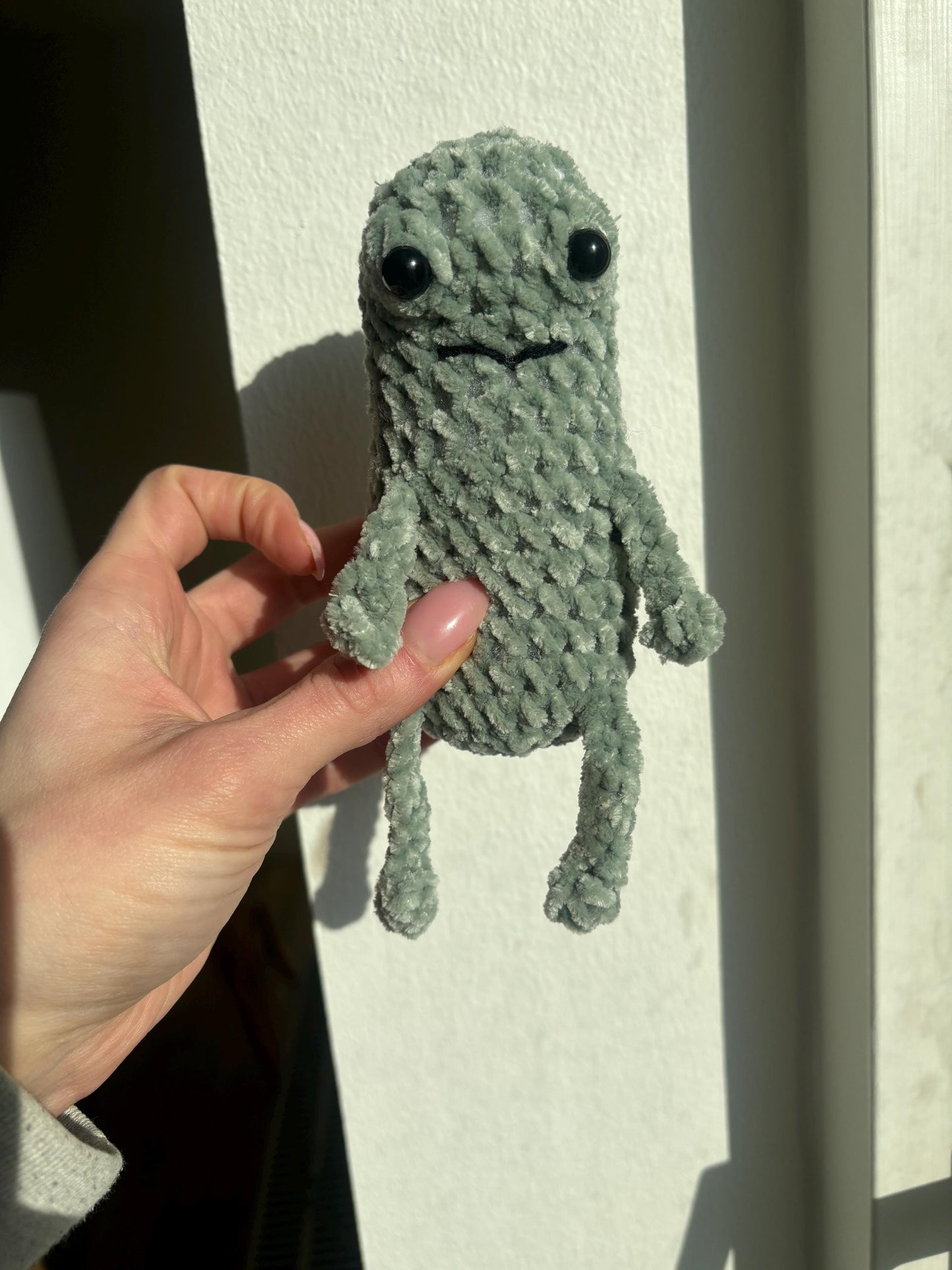 No Sew Amigurumi Pattern Pickle Leggy Frog Crochet | Puff Stitch Eyes | Beginner Frog Plush Pattern Crochet Toy Tutorial