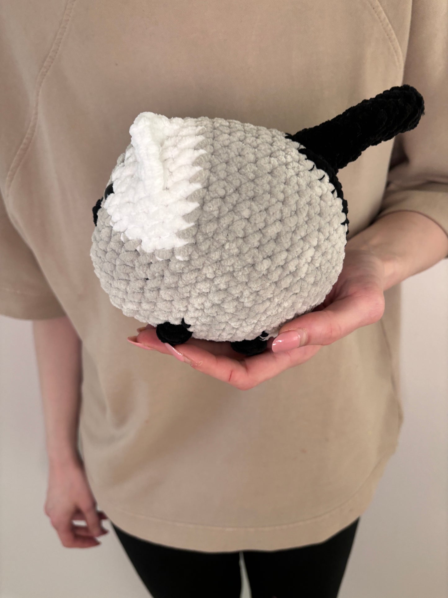 No Sew Loaf Cat Crochet Pattern – Adorable Beginner Plushie (PDF Download)