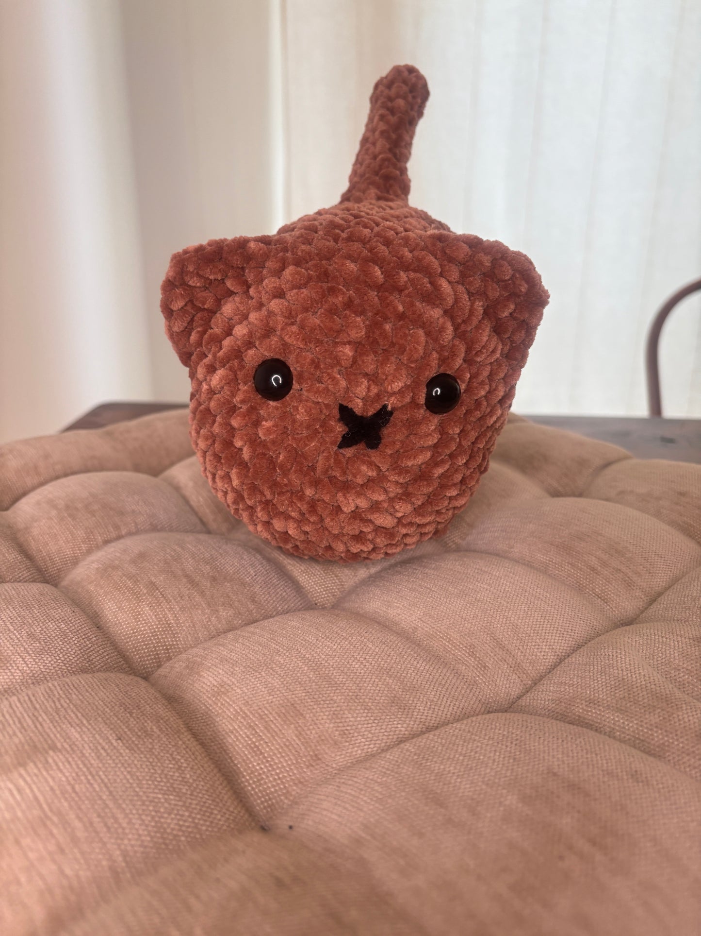 Loaf Cat Crochet Pattern – Brown (No Sew)