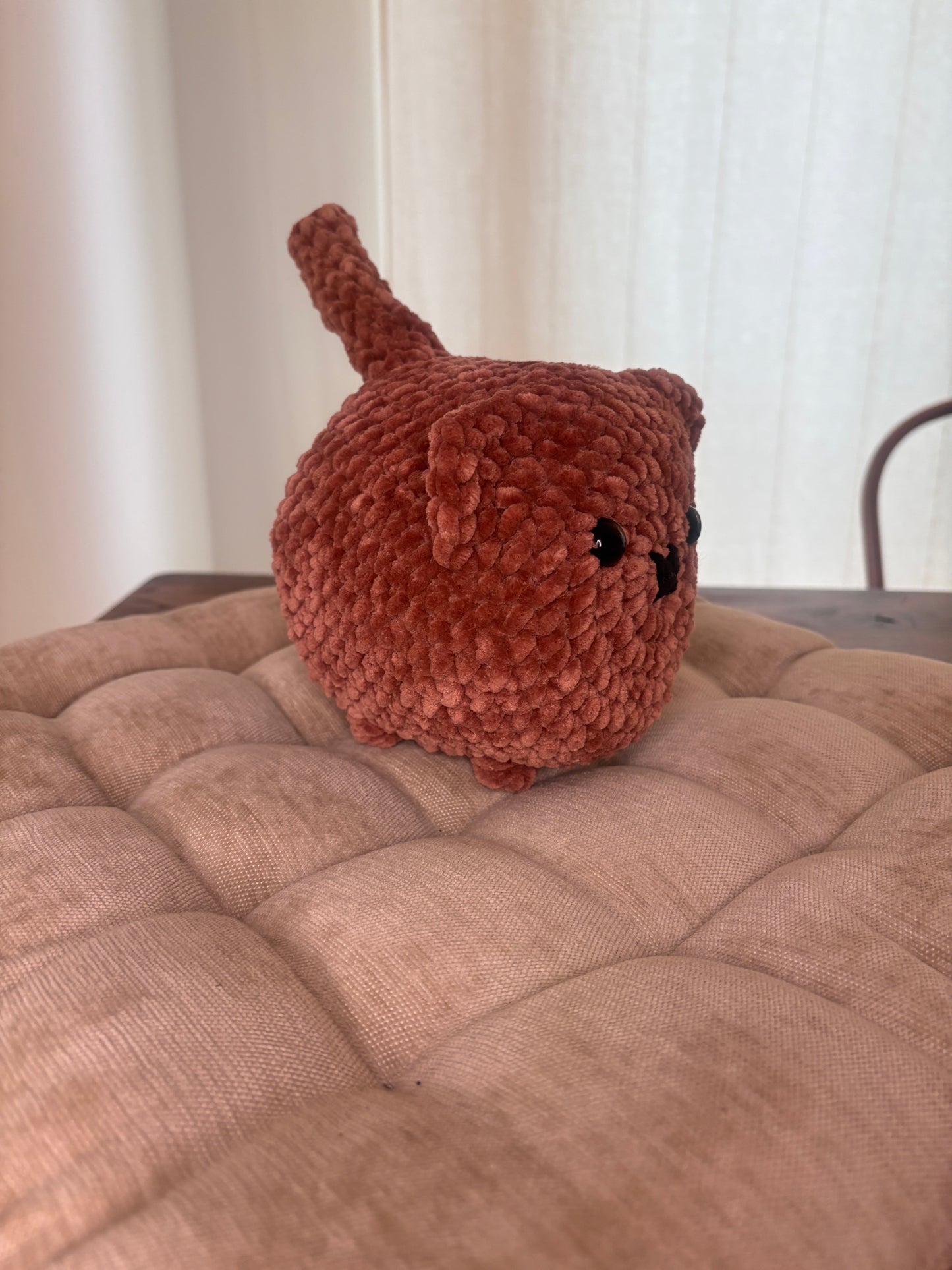 Loaf Cat Crochet Pattern – Brown (No Sew)